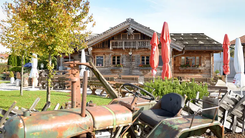 Hütte und Gastgarten