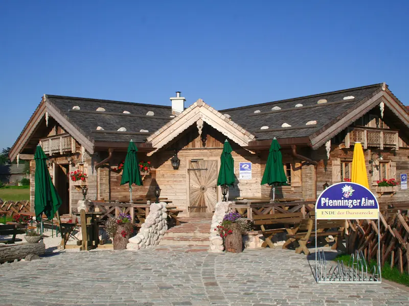 Die Pfenninger Alm bei Sonnenschein